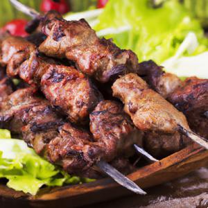 Brochettes d'agneau marines